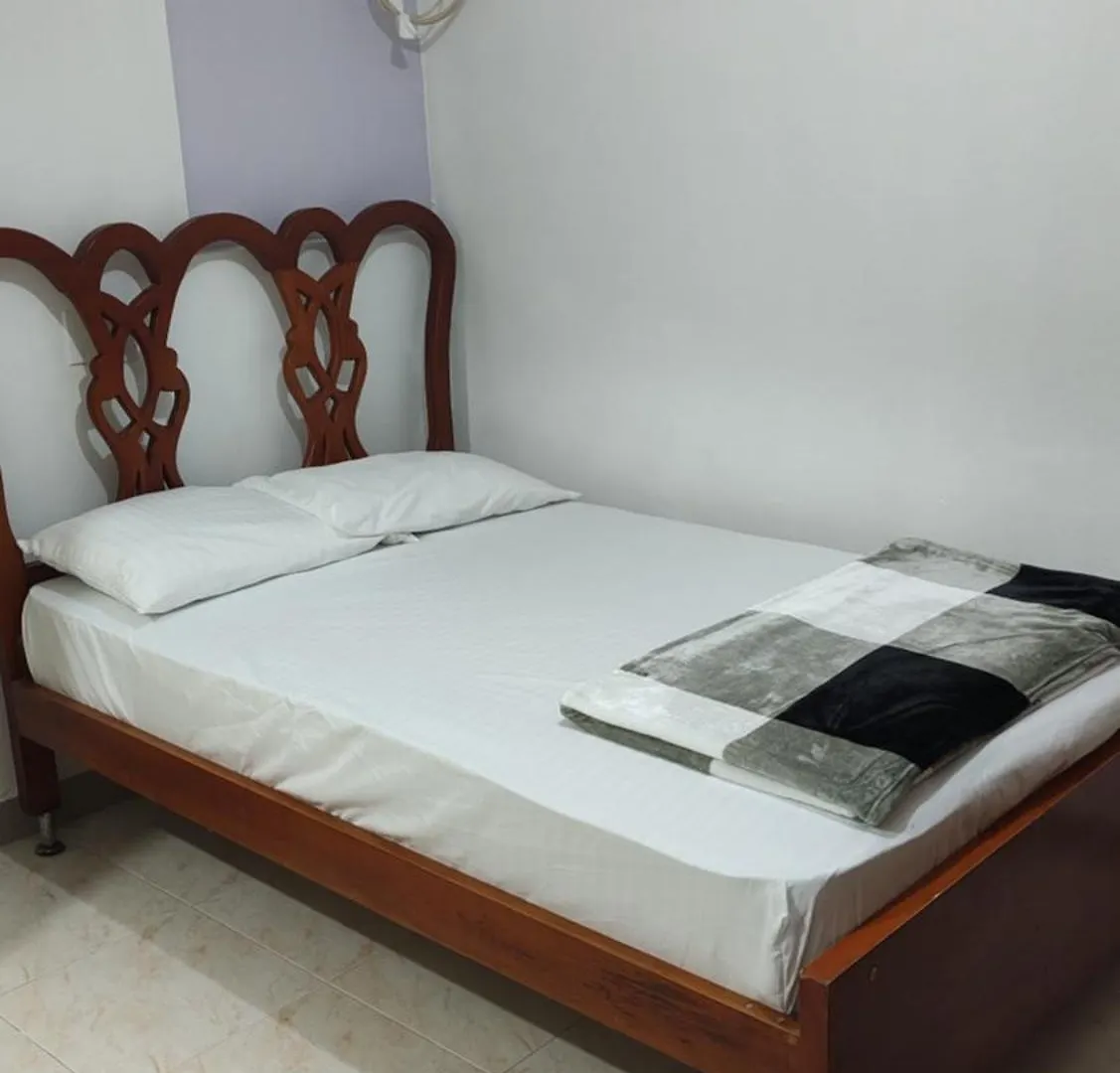 Habitacion Con Bano Privado#5 contacts